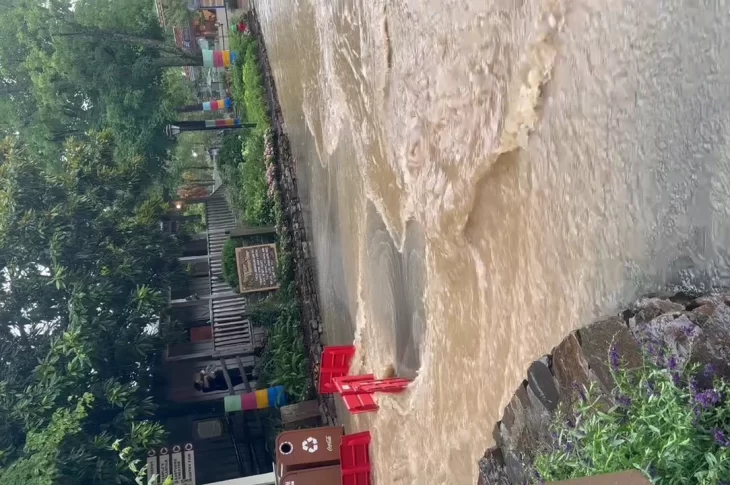 Dollywood Flooding