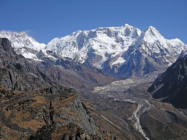 Kangchenjunga Tangguh Tinggi