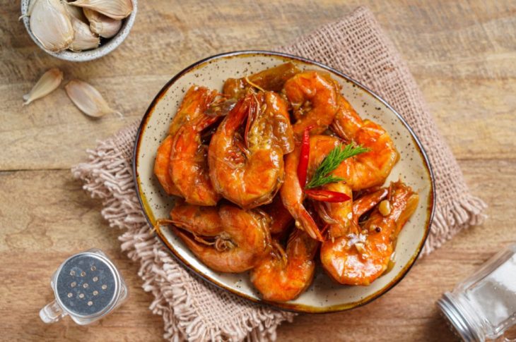 Membuat Udang Saus Tiram dengan Tambahan Bahan Sehat