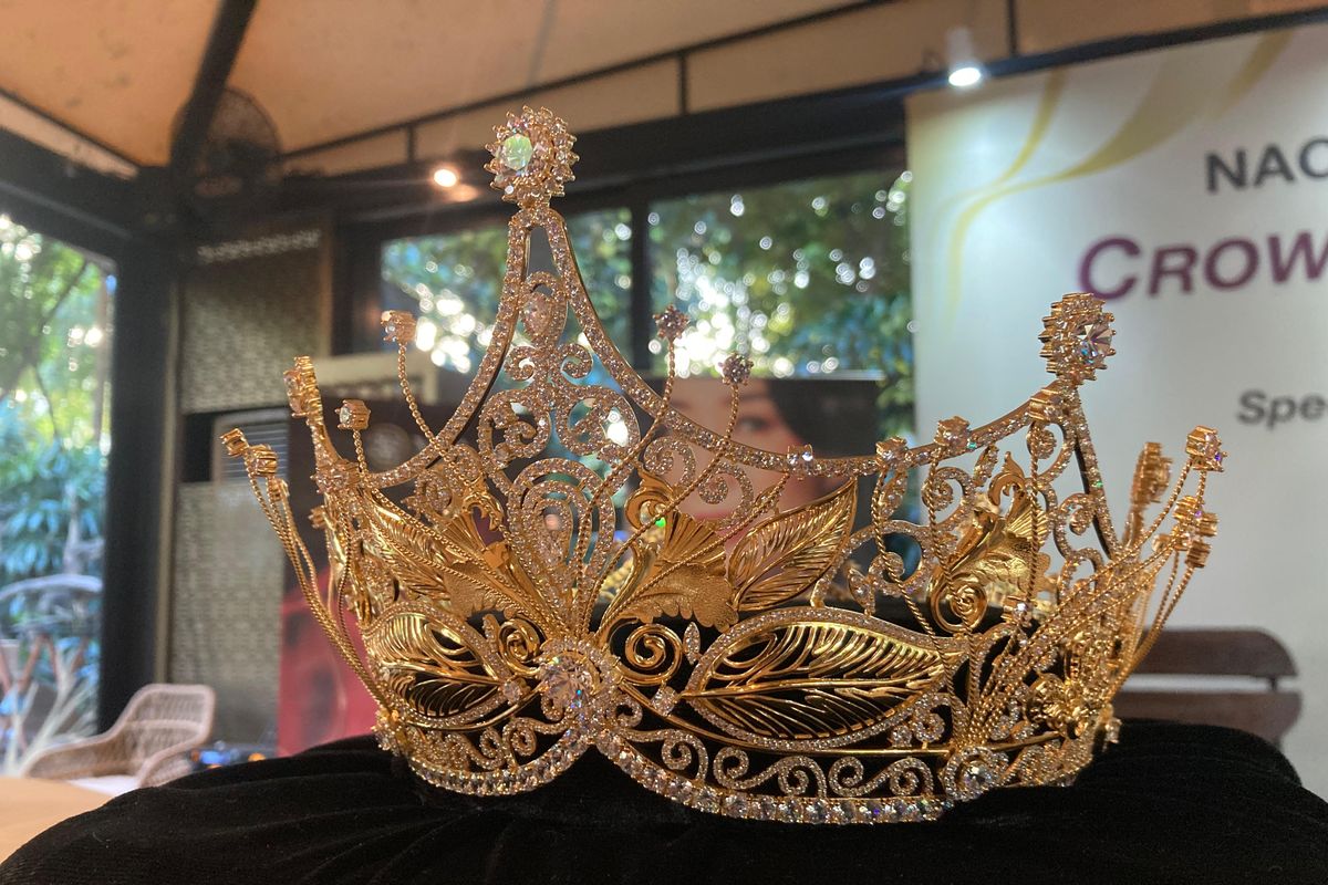 Pembuatan Mahkota Miss