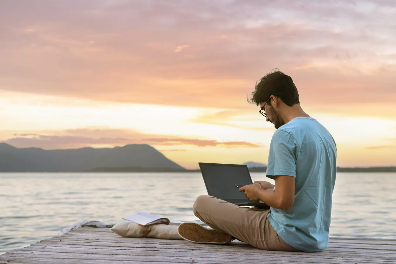 Apa Itu Remote Work Digital