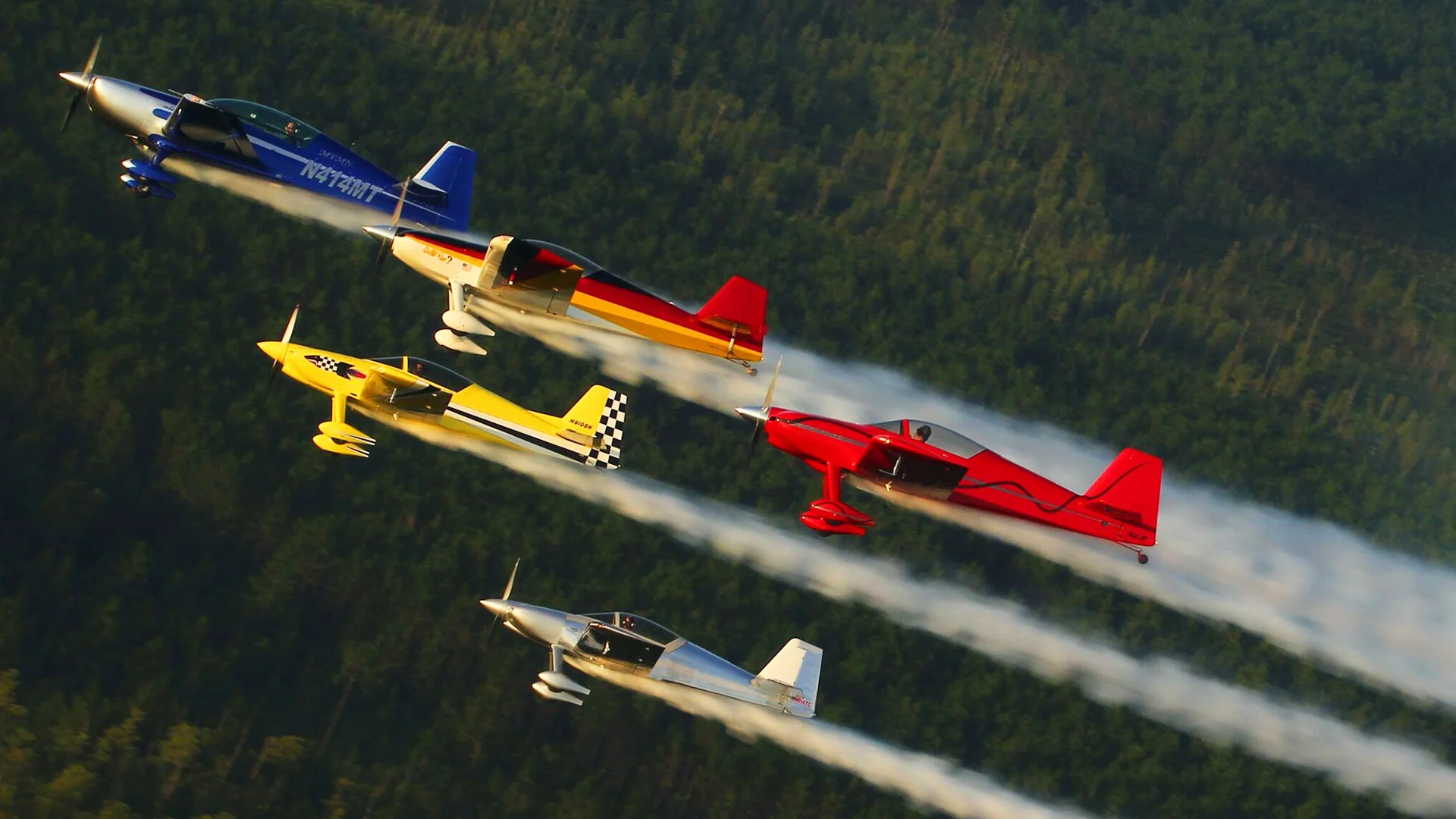 aerobatic plane smoke