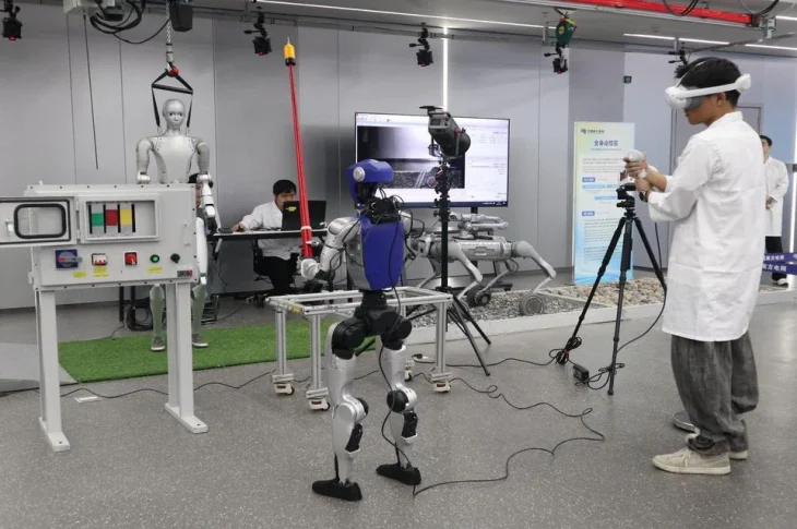 Trump Larang Robot Humanoid