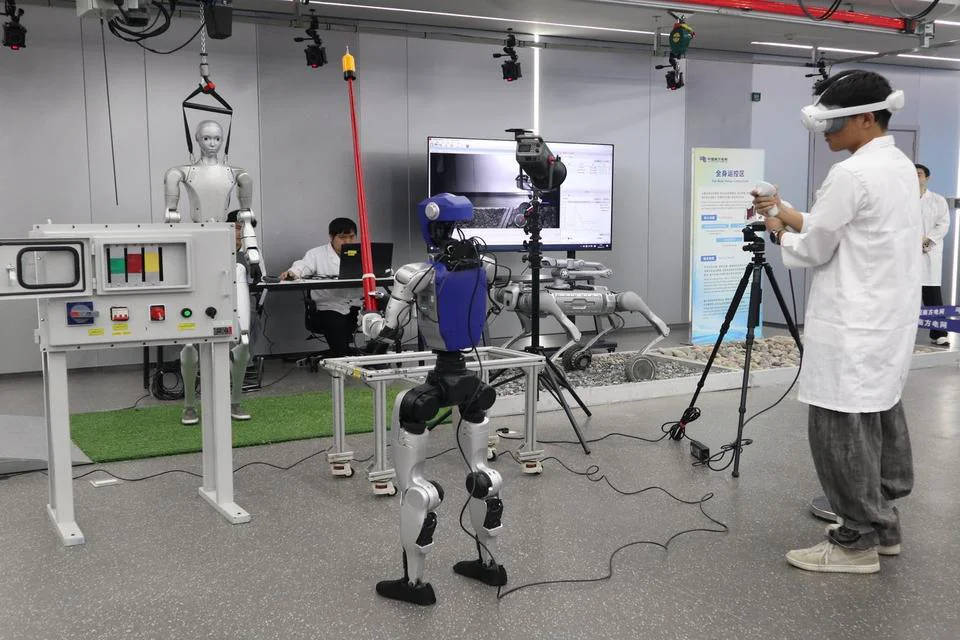 Trump Larang Robot Humanoid