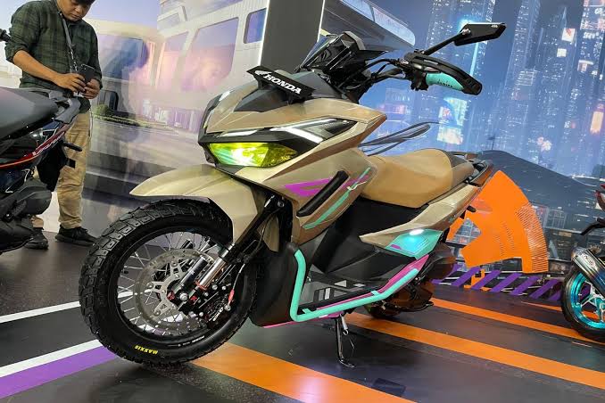 Modifikasi Vario 125 Cyberpunk